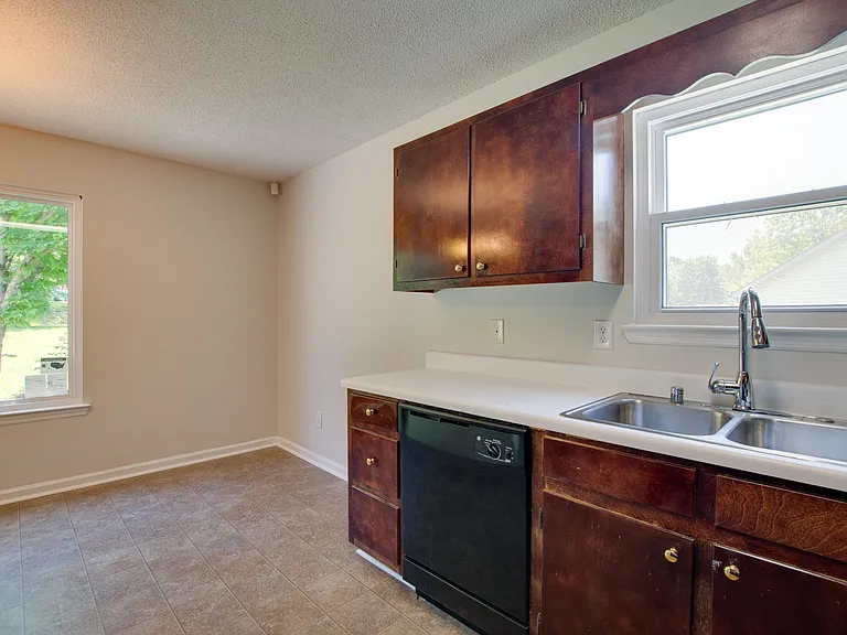 238 Barberry Ln — Photo 9