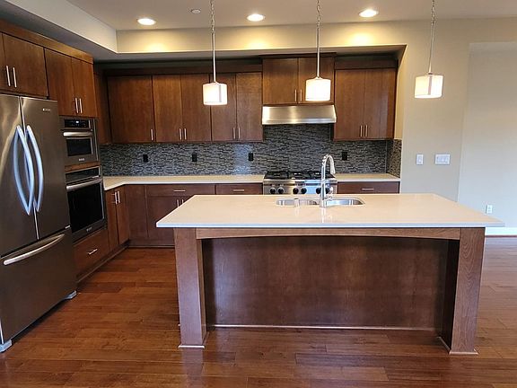5th image of 10716 NE 65th Ln