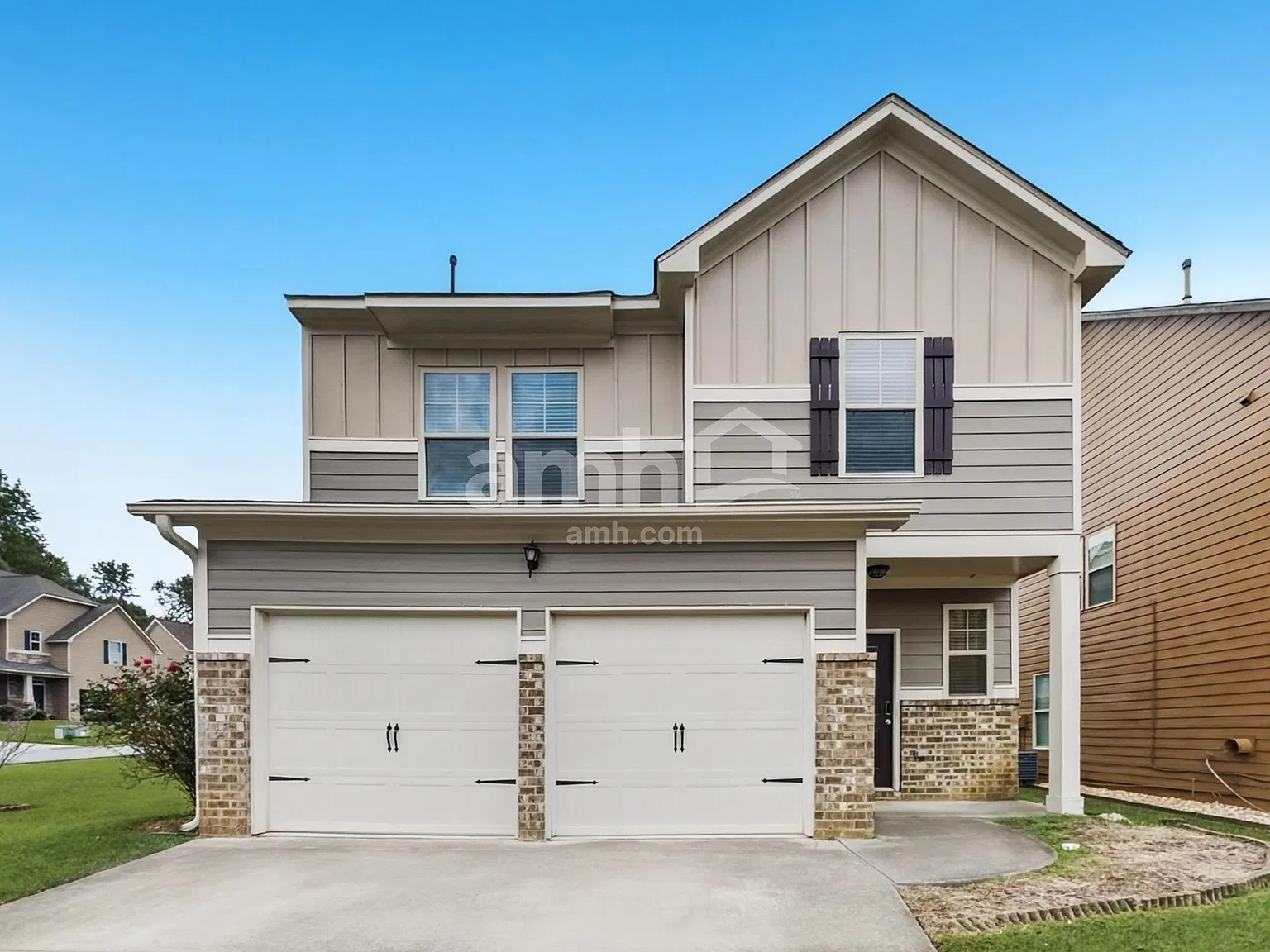 4 bed, 2.5 bath, 2200 sqft, $2,670 — Photo 1