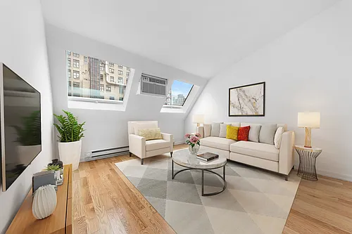 134 E 22nd St #601 Photo 1