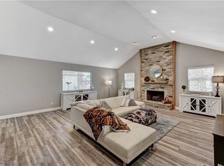 1940 Canterbury Dr, Las Vegas, NV 89119