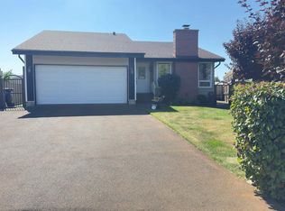 296 Greenoch Cres NW, Edmonton, AB T6L 1B4