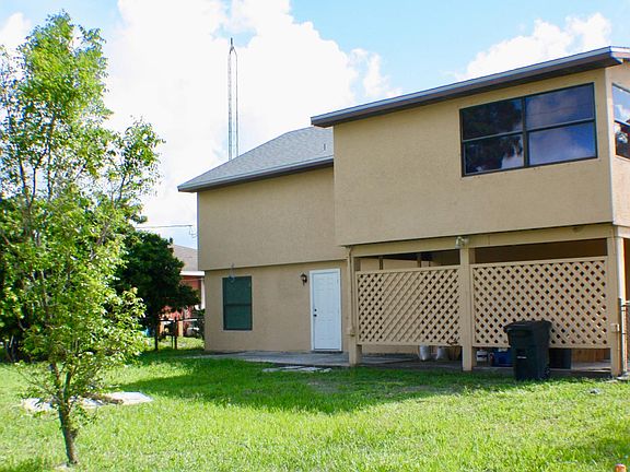 2nd image of 18478 Tulip Rd