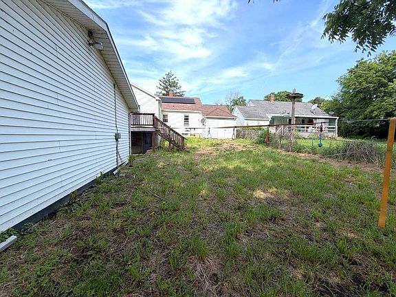 5th image of 320 S Adams St