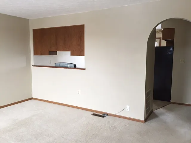 604 Sunset Cir — Photo 5