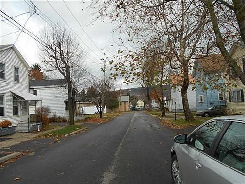 2nd image of 106 N Frankfort St
