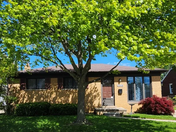 24904 Rosalind Ave, Eastpointe, MI 48021