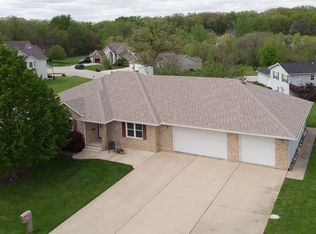 800 E Newton St, Heyworth, IL 61745