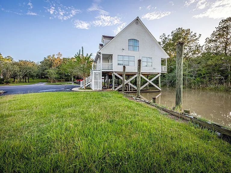 1102 Stanfield Point Rd — Photo 34