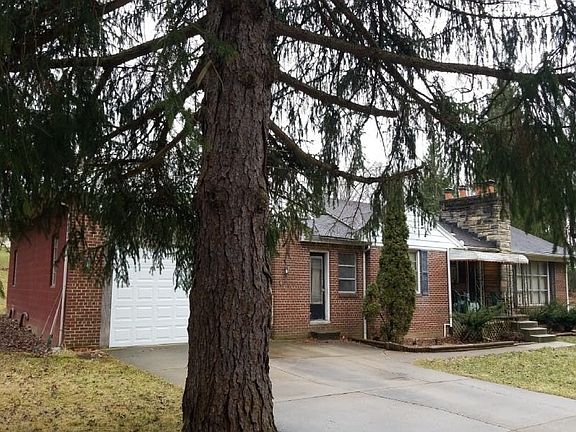 3rd image of 5725 Farview Dr