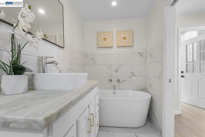 1237 Ashby Ave — Photo 2