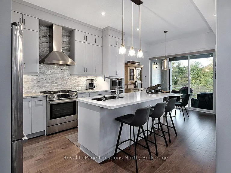 11 Bay St E #6 — Photo 3