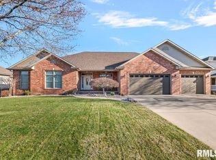 2121 Lake Crest Dr, Springfield, IL 62712