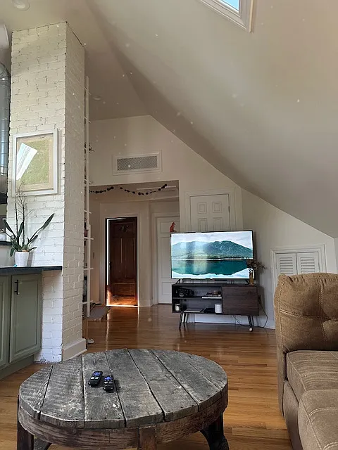 2 bed, $1,800 — Photo 4