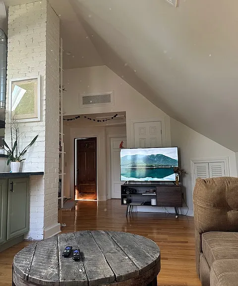 709 Harvard St #2 — Photo 4