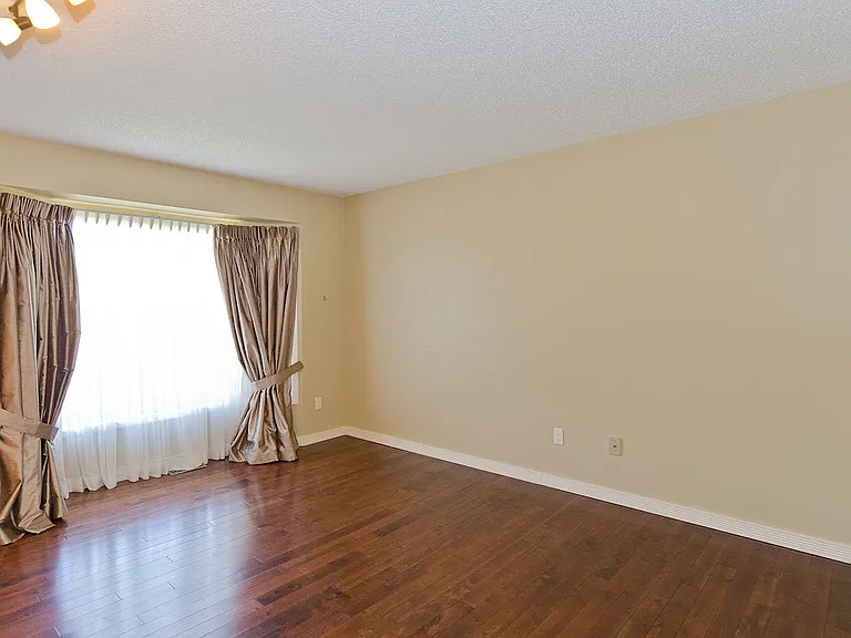 740 Coach Bluff Cres SW — Photo 20