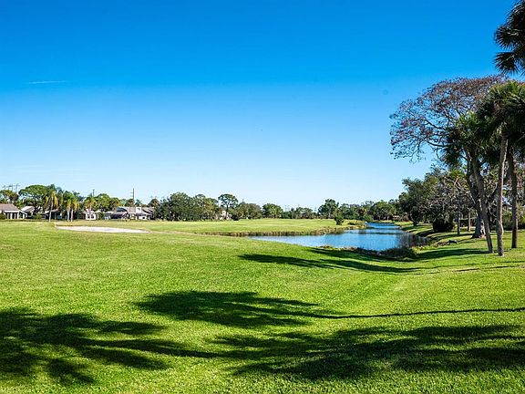 5th image of 4725 Greencroft Rd