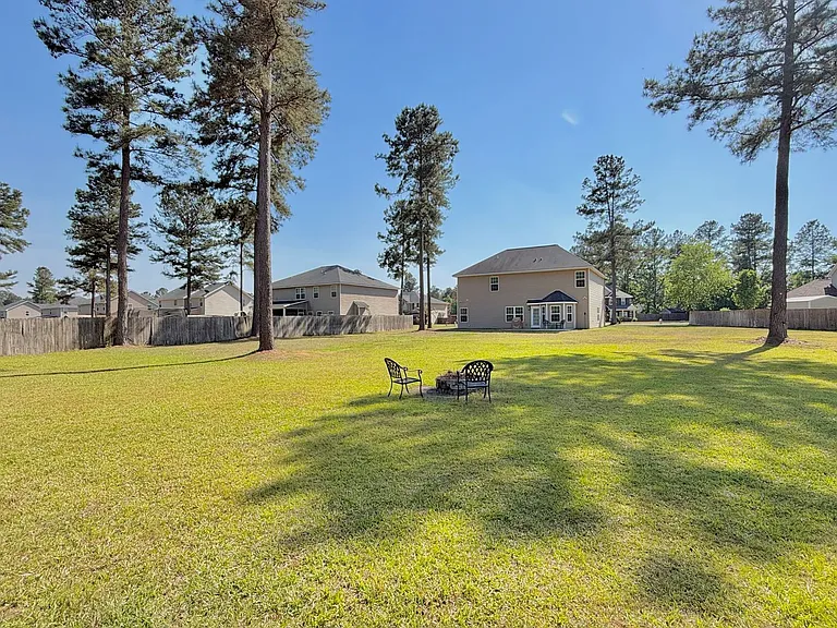470 Briarcrest Dr NE — Photo 41