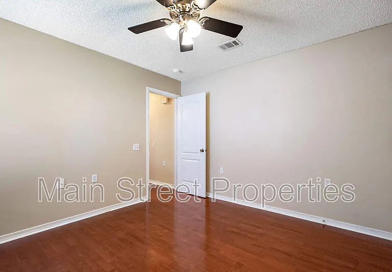 1490 Newcastle Way — Photo 12
