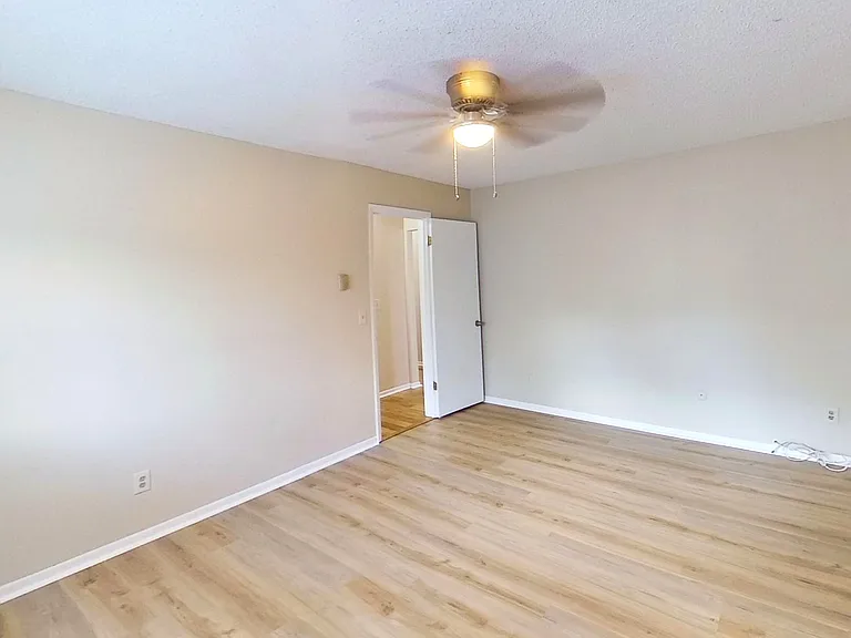 35 Parkwood St #2 — Photo 29