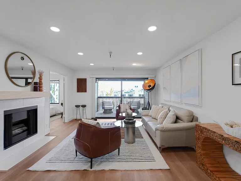 2111 Latham St #307 — Photo 19