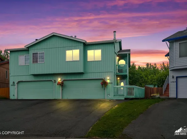 11921 Town Park Cir, Eagle River, AK 99577