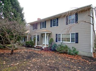 4 Campbell Dr, Hamburg, NJ 07419