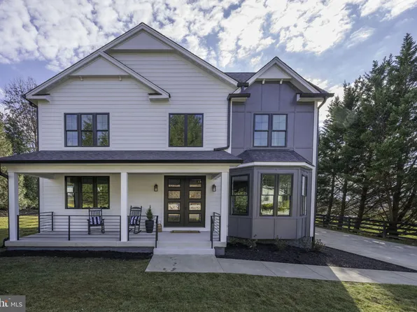 120 E Willie Palmer Way, Purcellville, VA 20132