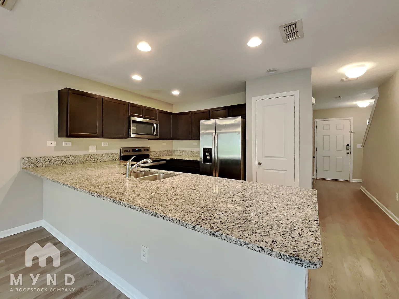 2 bed, 2.5 bath, 1239 sqft, $1,545 — Photo 4