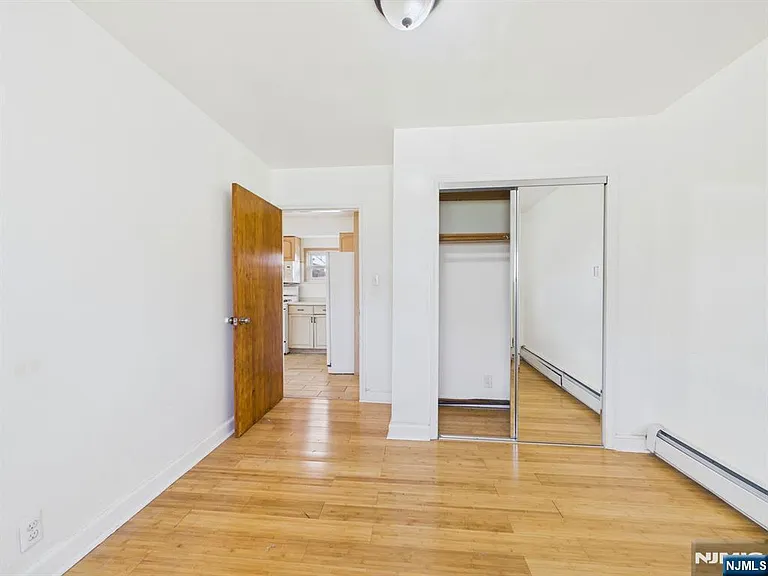 247 Malcolm Ave — Photo 8