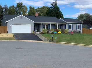 204 Stratford Pl SW, Leesburg, VA 20175