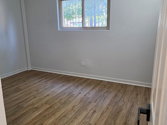 5th image of 2537 Thatcher Ave APT 1A
