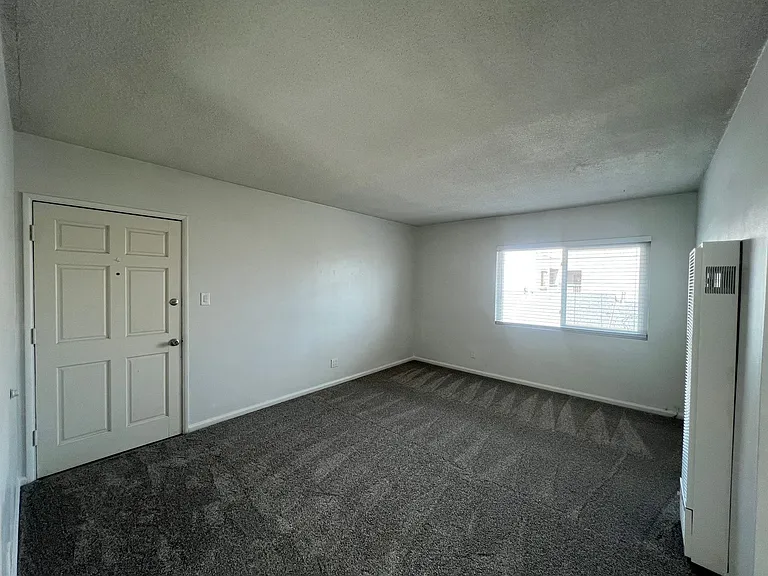 4453 W 129th St — Photo 1