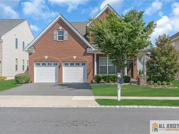 11 Dunwell Dr, Kendall Park, NJ 08824