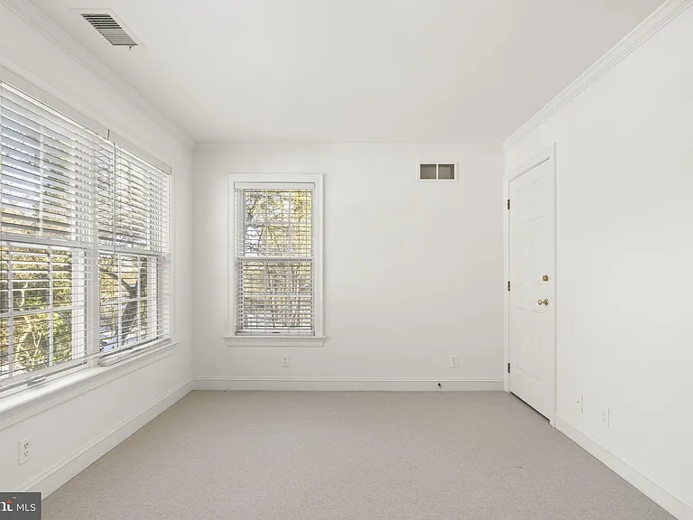 841 Mount Moro Rd — Photo 33