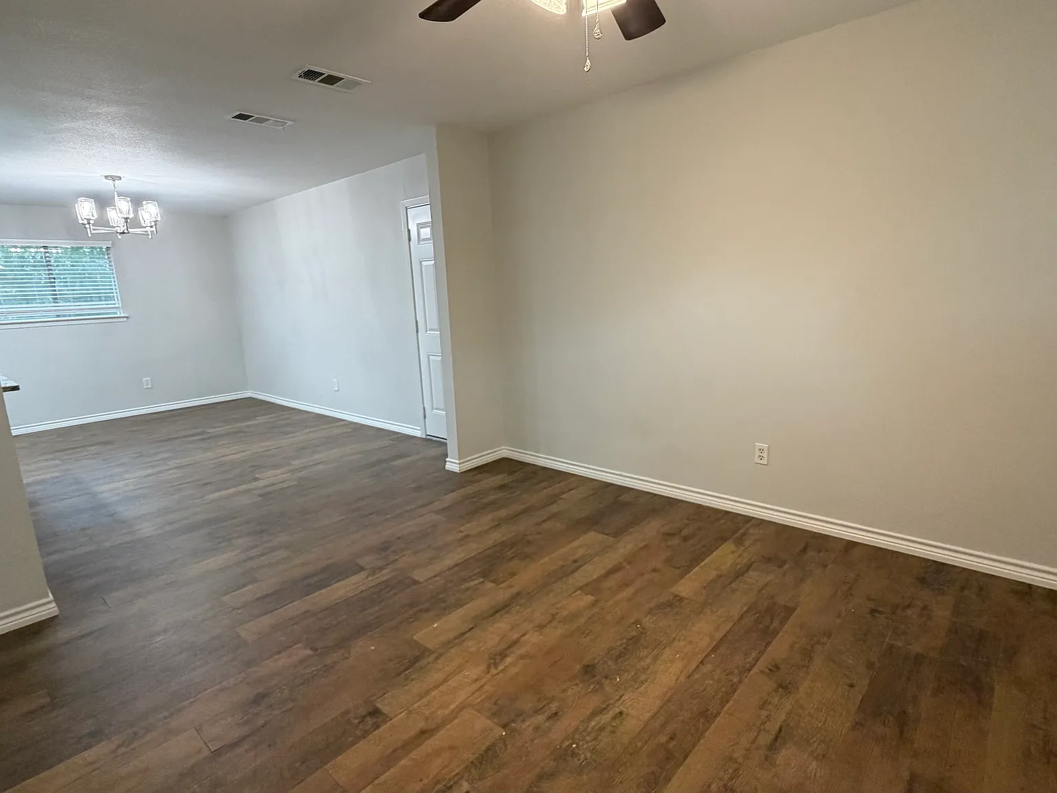 3 bed, 1080 sqft, $1,900 — Photo 3