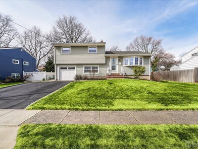 77 Roosevelt Ave, Colonia, NJ, 07067