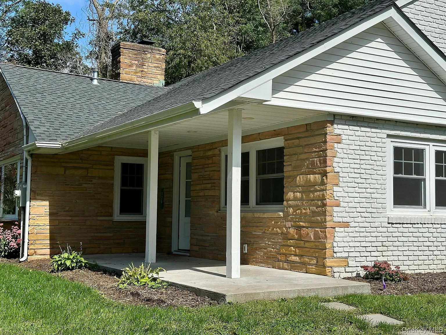 4 bed, 3.5 bath, 5000 sqft, $5,000 — Photo 2