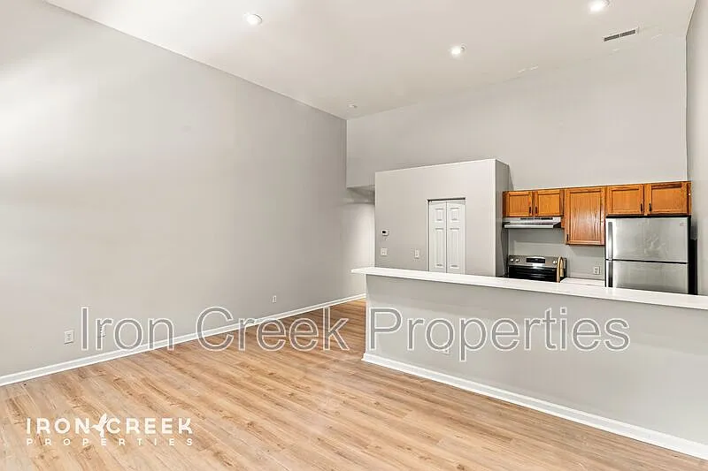 1 bed, 1.0 bath, 735 sqft, $1,395 — Photo 4