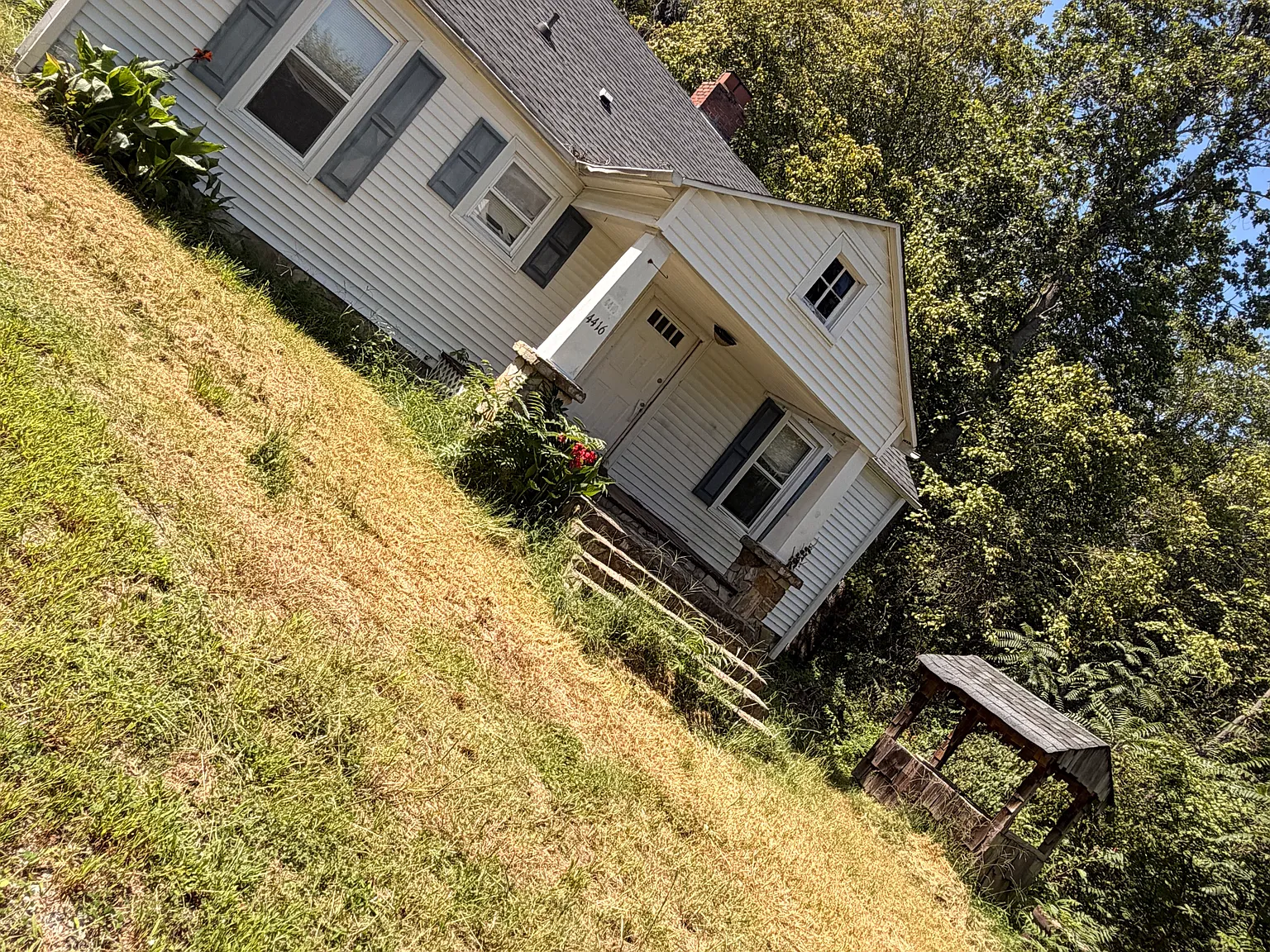 2 bed, 2100 sqft, $1,200 — Photo 2