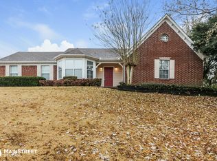 6659 Ross Manor Dr, Memphis, TN 38141