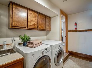 71 Barcelona Ave, White Rock, NM 87547