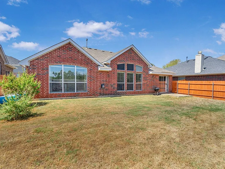 3917 Miramar Dr — Photo 27