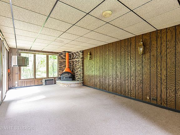5th image of 16427 W Des Plaines Dr