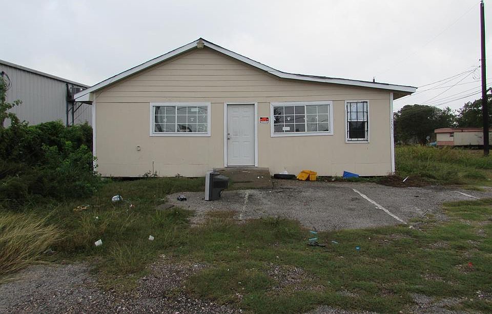 1st image of 2551 E Bayshore Dr