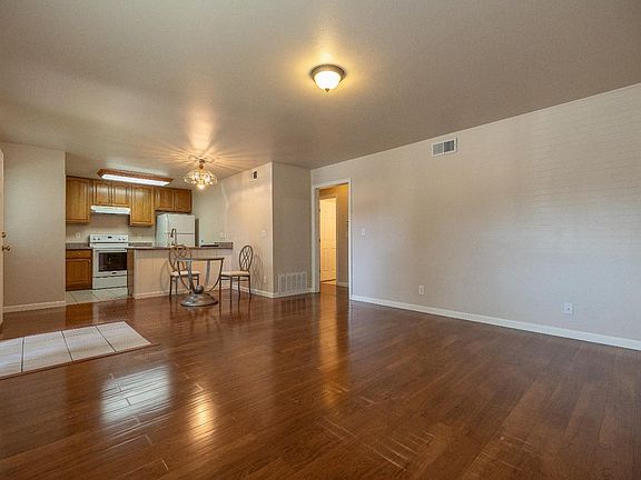 3rd image of 207 Watson Dr APT 1