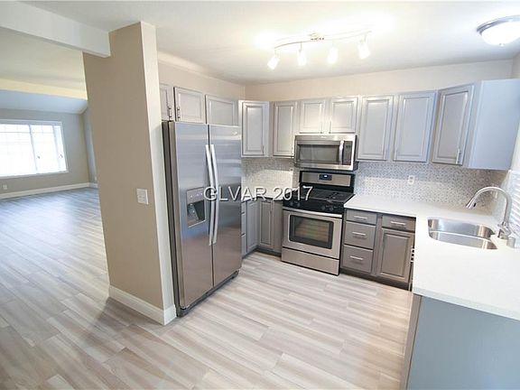 4th image of 4079 Arrowood Dr
