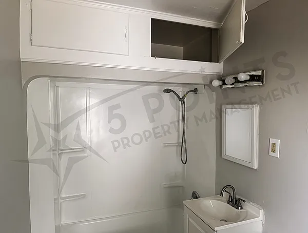 4404 E 175th St — Photo 10