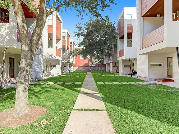 2nd image of 1107 W 17th St