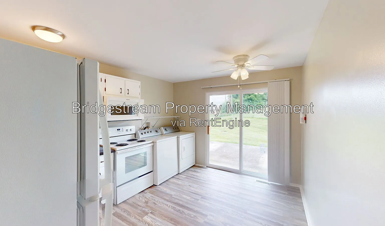 2 bed, 1.0 bath, $995 — Photo 2